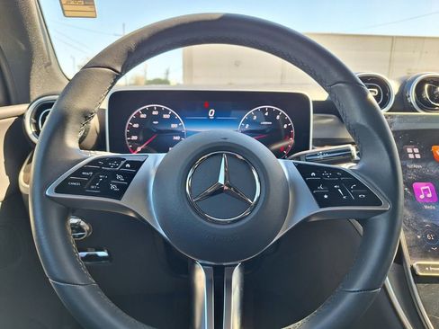 Used 2025 Mercedes-Benz GLC 300 image 15