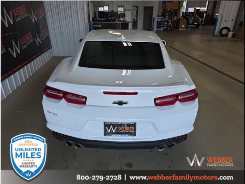 Used 2022 Chevrolet Camaro LT w/ Technology Package RWD image 8