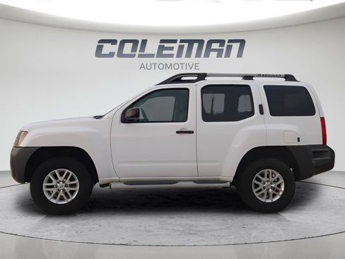 Used 2012 Nissan Xterra X AWD/4WD image 2