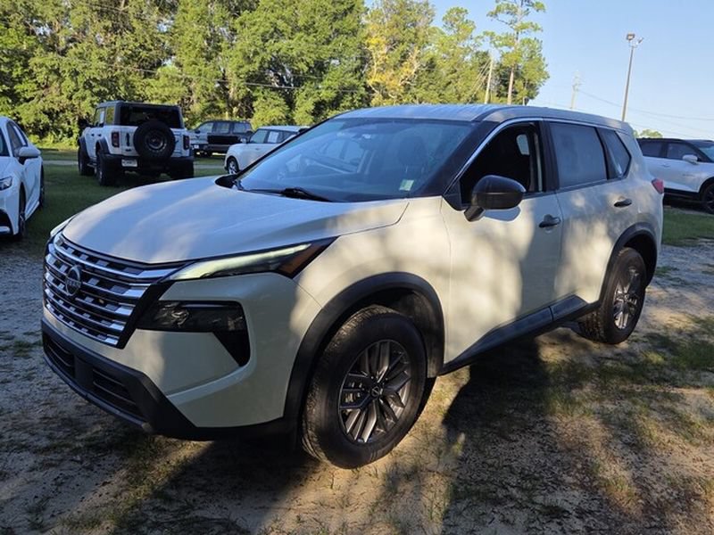 Used 2024 Nissan Rogue S AWD/4WD image 4