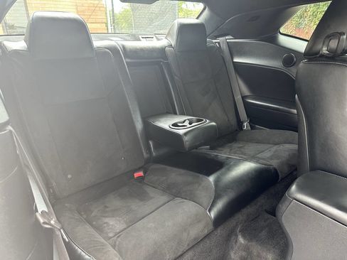 Used 2015 Dodge Challenger R/T Plus RWD image 31