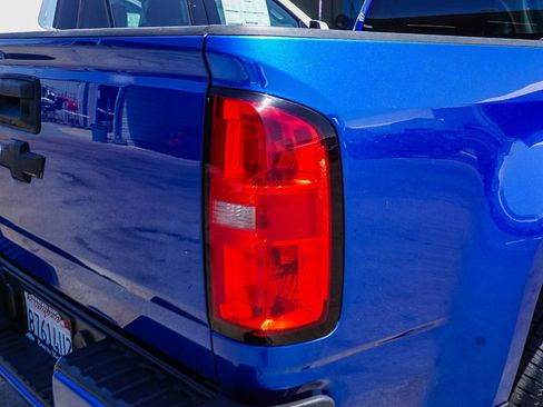 Used 2019 Chevrolet Colorado W/T w/ WT Convenience Package RWD image 7