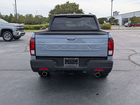 Used 2025 Honda Ridgeline Sport image 4