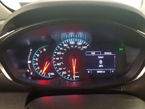 Used 2020 Chevrolet Trax LT w/ LT Convenience Package AWD/4WD image 17