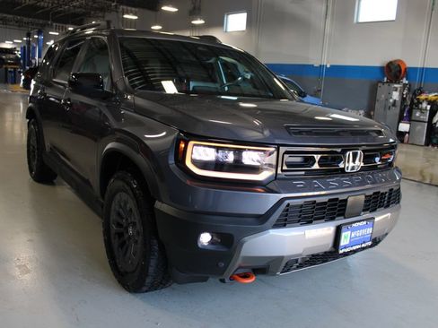 Used 2026 Honda Passport TrailSport image 3