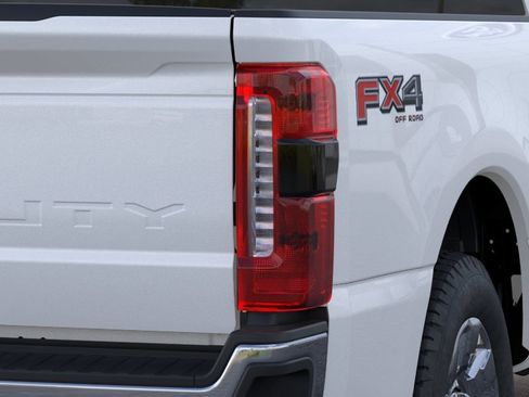 New 2026 Ford F350 4x4 Crew Cab Super Duty image 43