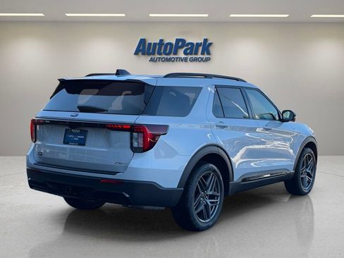 New 2026 Ford Explorer ST-Line w/ ST-Line Street Pack AWD/4WD image 7