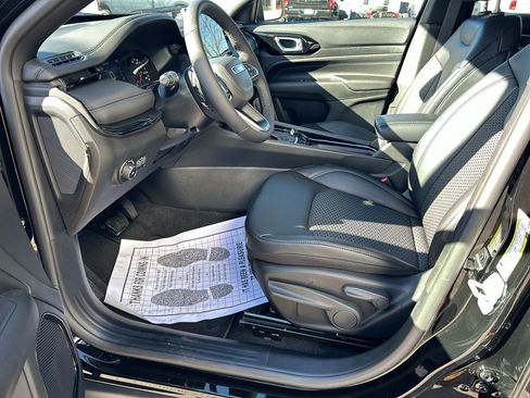 New 2026 Jeep Compass Latitude image 10