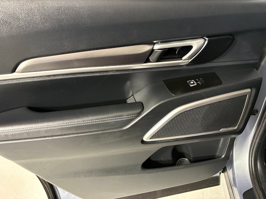 Used 2025 Kia Telluride S FWD image 37