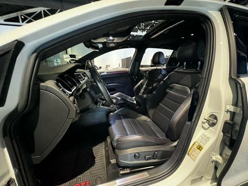 Used 2019 Volkswagen Golf 4-Door FWD image 11