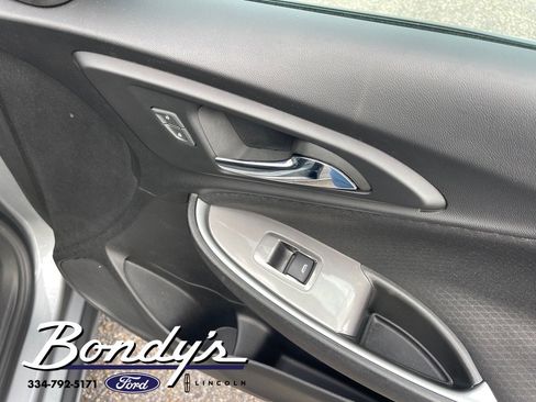 Used 2023 Chevrolet Malibu LT image 23