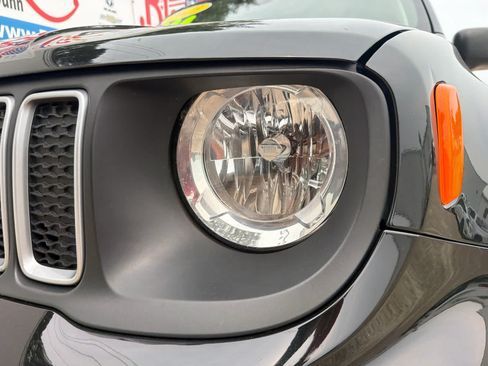 Used 2023 Jeep Renegade Latitude AWD/4WD image 8