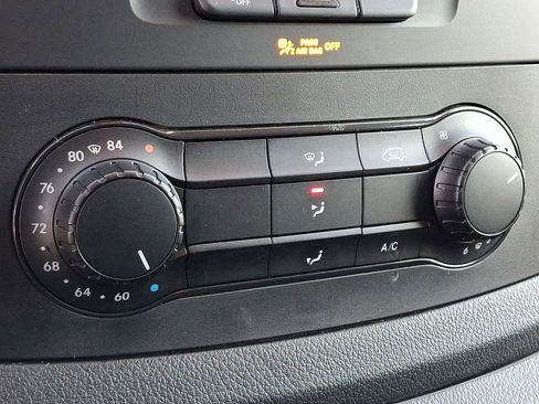 Used 2022 Mercedes-Benz Metris image 14