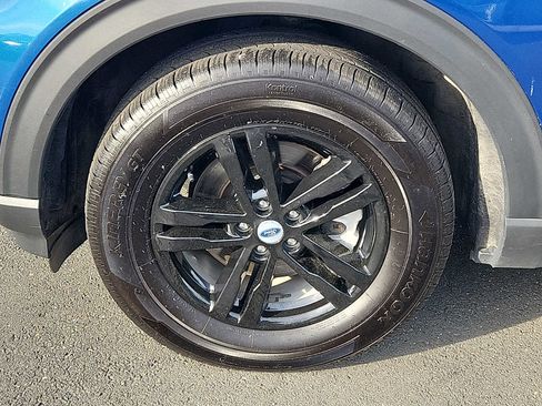 Used 2022 Ford Explorer XLT AWD/4WD image 8