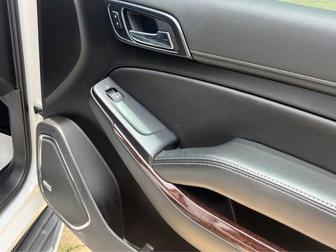 Used 2020 GMC Yukon SLT image 27