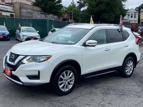 Used 2018 Nissan Rogue SV w/ Premium Package AWD/4WD image 3