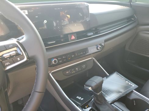 New 2026 Kia Carnival EX image 26