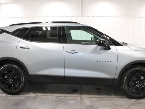 New 2025 Chevrolet Blazer LT w/ Midnight/Sport Edition image 11