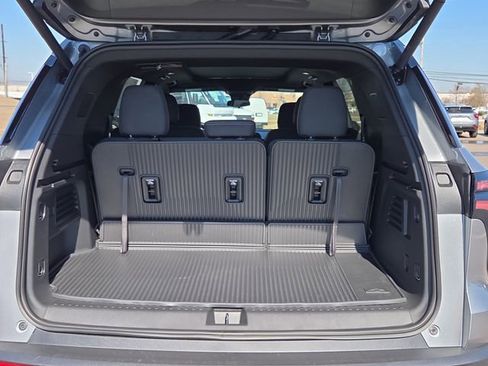 New 2026 Chevrolet Traverse LT w/ Sun and Wheel Package image 14