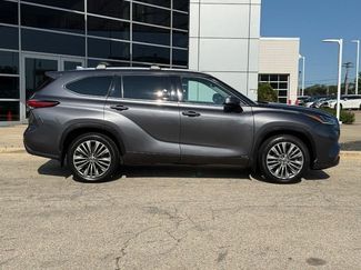Used 2021 Toyota Highlander Platinum AWD/4WD video 2
