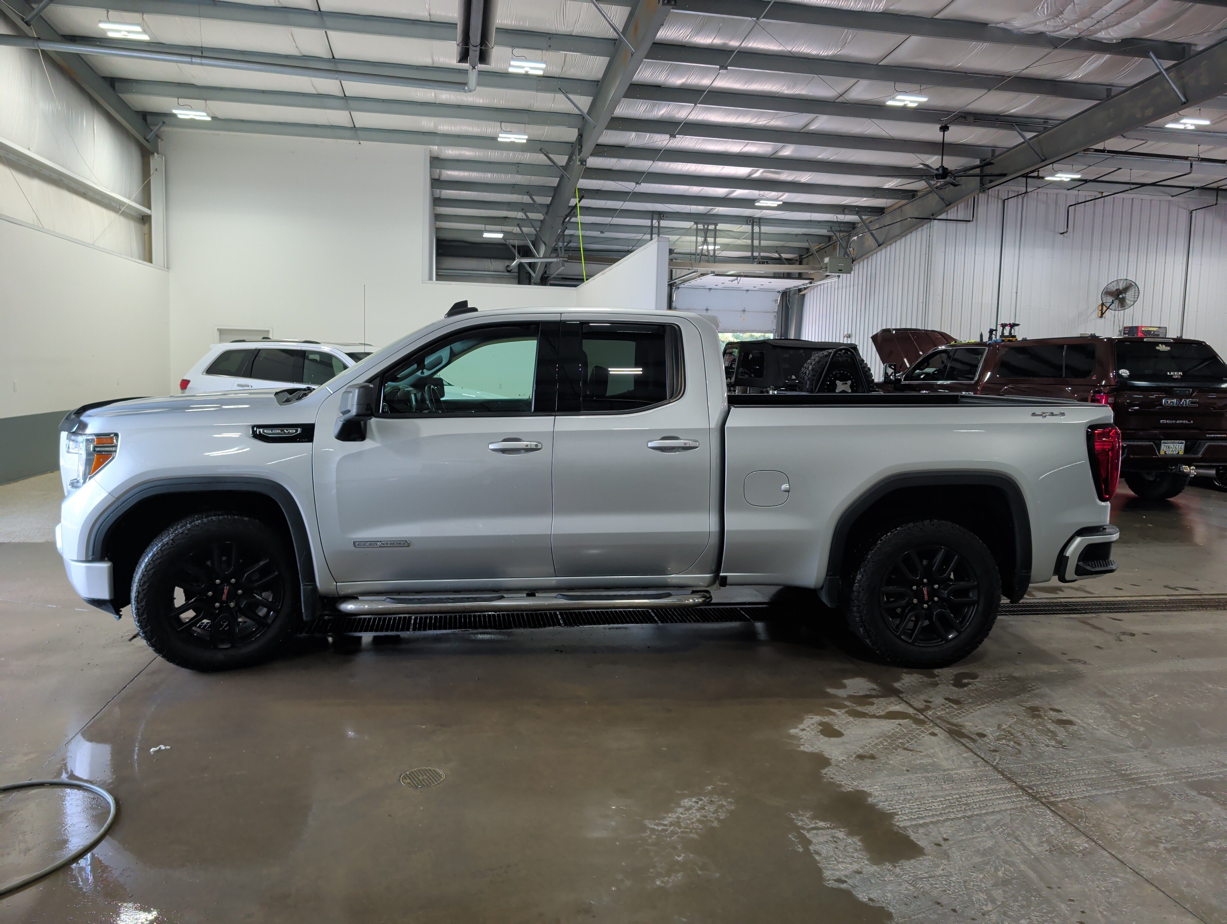 Used 2019 GMC Sierra 1500 Elevation w/ Elevation Value Package AWD/4WD image 5