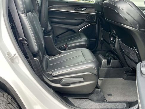 Used 2022 Jeep Grand Cherokee L Limited w/ Luxury Tech Group II AWD/4WD image 24