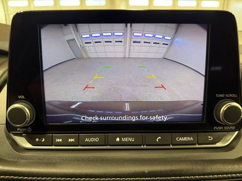 Used 2024 Nissan Rogue SV image 17