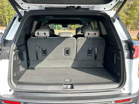 New 2026 GMC Acadia Elevation w/ Elevation Premium Package FWD image 16