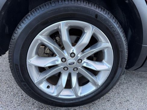 Used 2015 Ford Explorer XLT w/ Equipment Group 202B FWD image 24