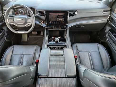 Used 2024 Jeep Wagoneer Series II w/ Flexible Seating Group image 27