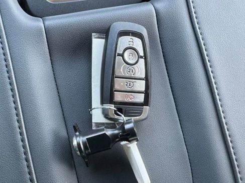 New 2026 Ford Expedition Active image 25