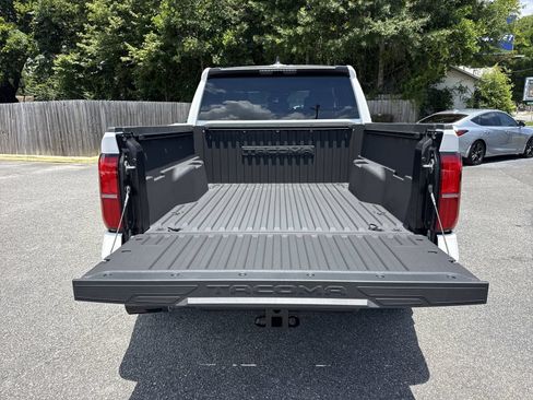 Used 2024 Toyota Tacoma SR5 AWD/4WD image 29