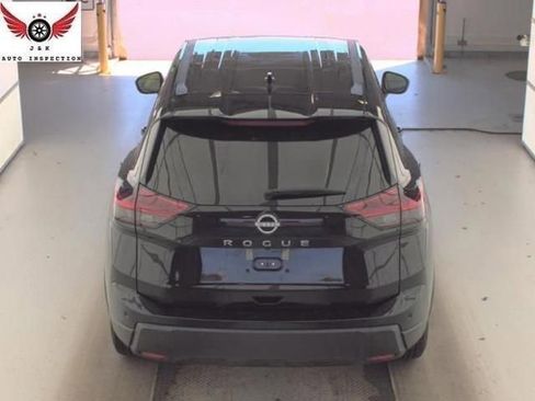Used 2025 Nissan Rogue SV FWD image 12