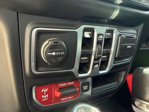Used 2018 Jeep Wrangler Unlimited Rubicon AWD/4WD image 29