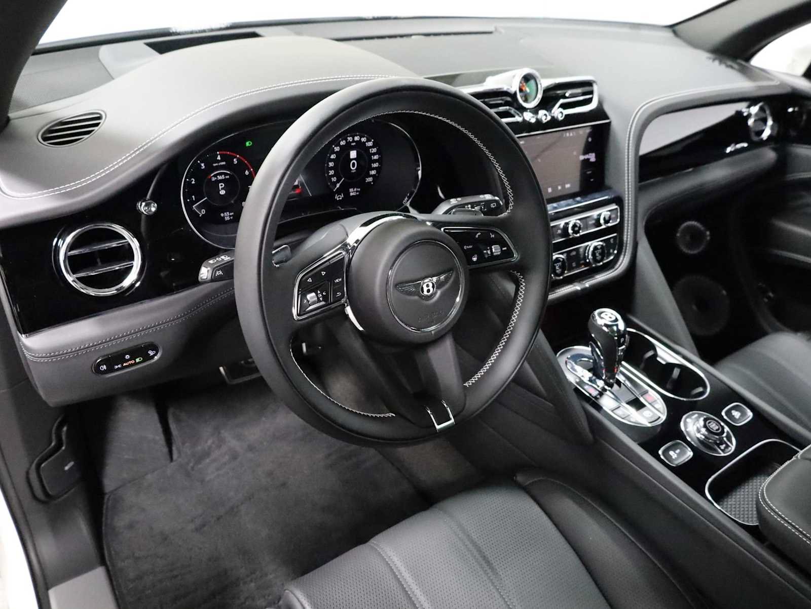 Used 2024 Bentley Bentayga AWD/4WD image 4