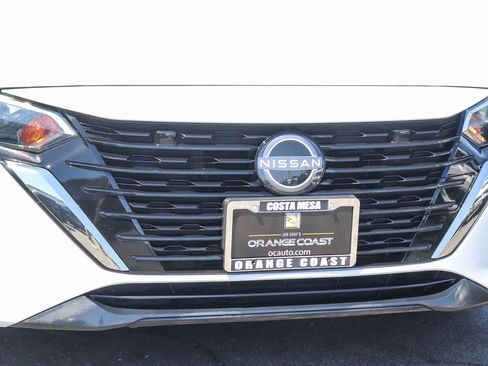 Used 2024 Nissan Sentra SV FWD image 9