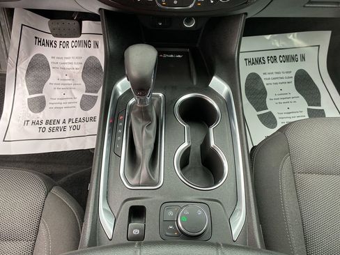 Used 2023 Chevrolet Traverse LT image 22