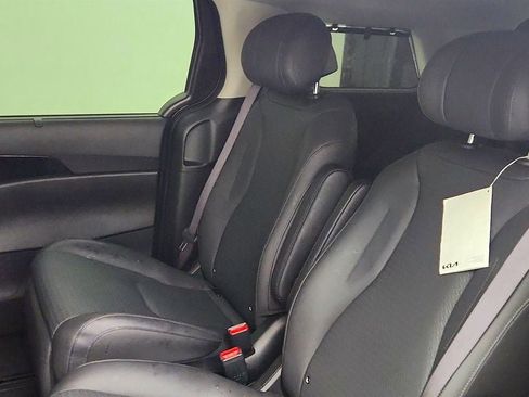 Used 2025 Kia Carnival SX Prestige image 21