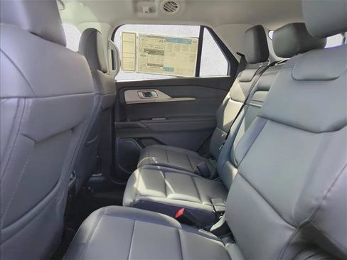New 2026 Ford Explorer Active w/ Active Comfort Package image 16
