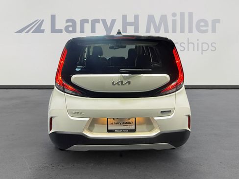 Used 2023 Kia Soul EX FWD image 4