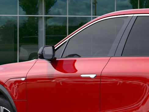 New 2025 Cadillac Lyriq Luxury image 12