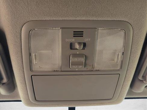 Used 2007 Toyota RAV4 Sport FWD image 25