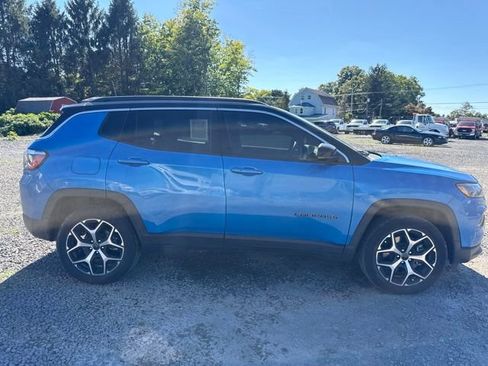Used 2025 Jeep Compass Limited AWD/4WD image 5