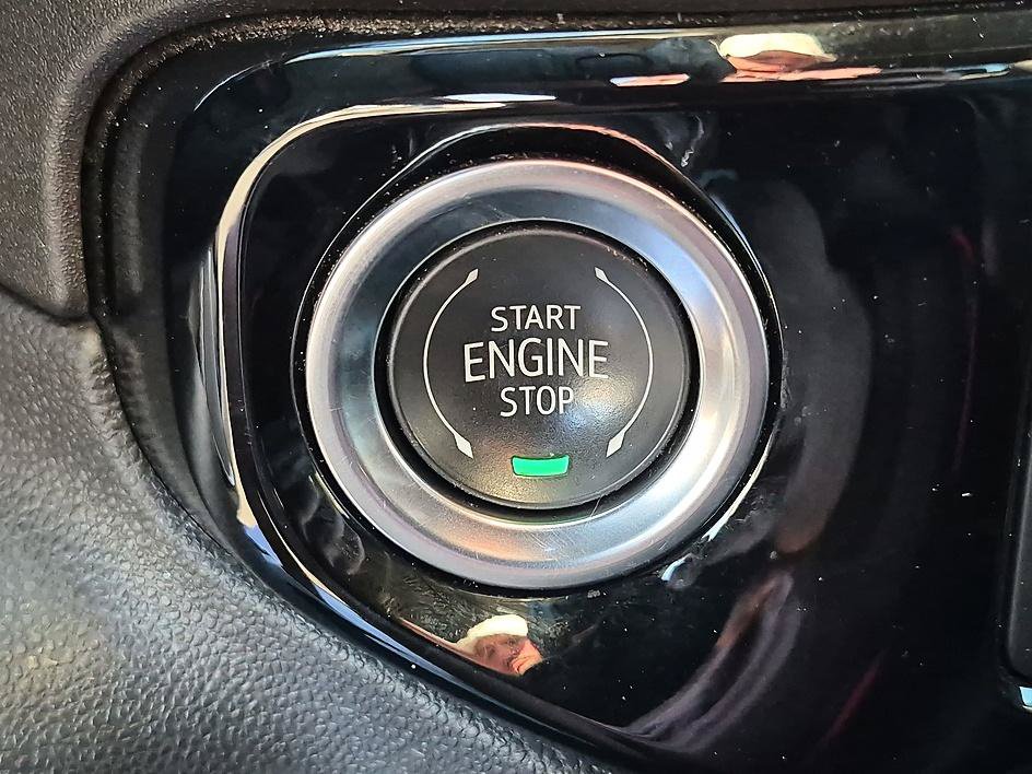 Used 2025 GMC Sierra 1500 SLT AWD/4WD image 26