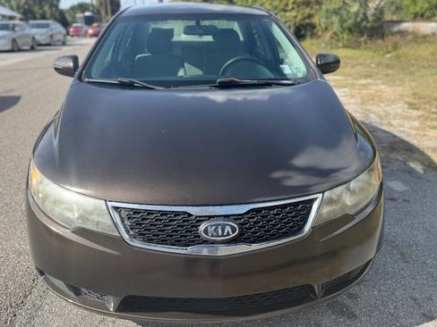 Used 2011 Kia Forte EX image 8