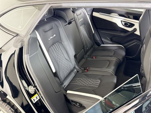 Used 2023 Lamborghini Urus S image 30