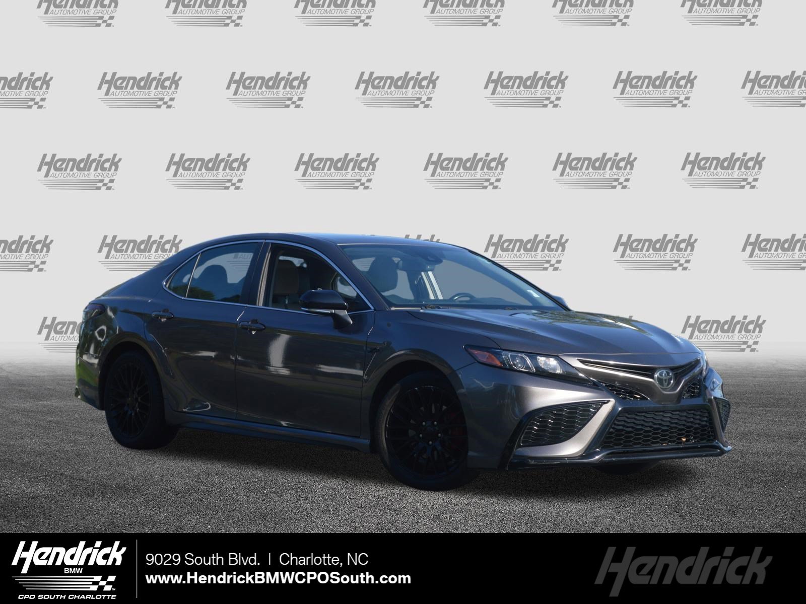 Used 2021 Toyota Camry SE w/ Convenience Package FWD image 1