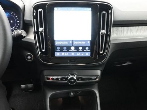 New 2026 Volvo XC40 B5 Plus w/ Climate Package AWD/4WD image 13