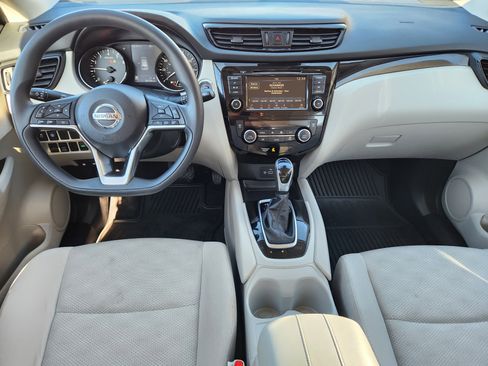 Used 2019 Nissan Rogue Sport SV image 11