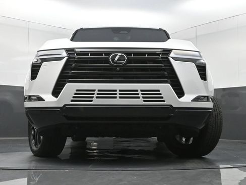 Used 2024 Lexus GX 550 w/ Accessory Package (2T) AWD/4WD image 29